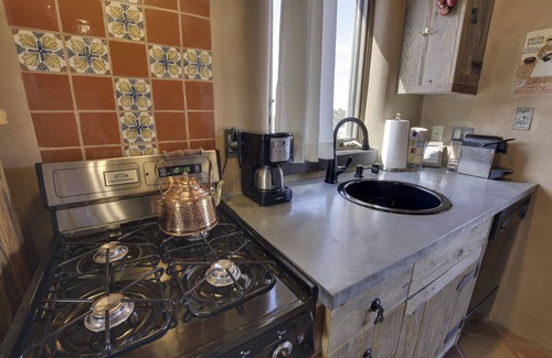 Santa Fe House | Relaxing Santa Fe Casita with Breakfast and Scenic Views
