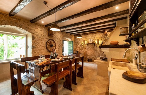 Sestanovac House | Experience Authentic Stone House Lola: Pet-Friendly Retreat