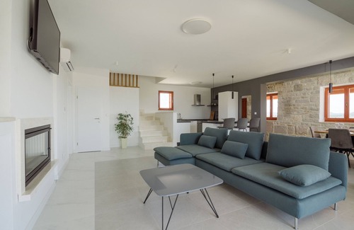 Tinj Villa | Unique Stone Villa with Private Pool and Family-Friendly Amenities