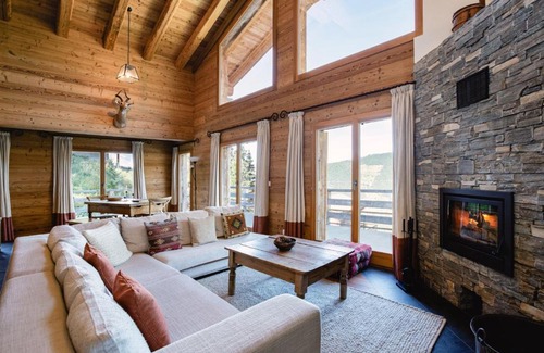 Riddes Ski Chalet | Experience Relaxation at Swiss Spa Chalet Nesoya with Jacuzzi