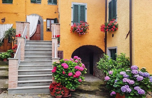 Poggio House | Experience Authentic Italy: Mountain Views & Private Pool