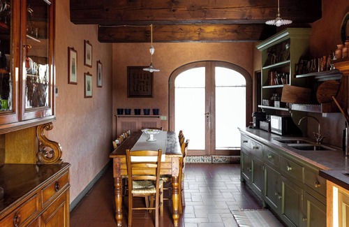 Rignano sull'Arno Villa | Charming Tuscan Villa Near Florence with Pool & Wi-Fi