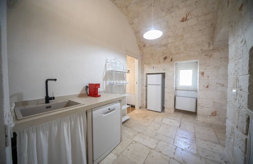 Alcanterini Villa | Pet-Friendly Villa in Castellana Grotte with Ocean View