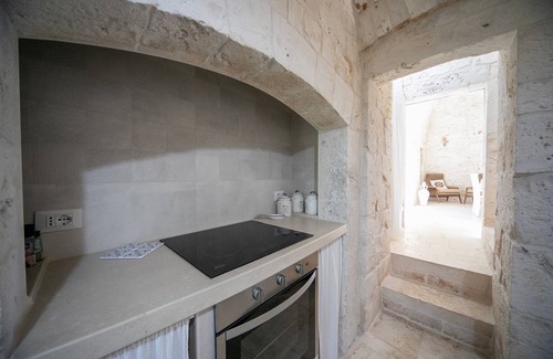 Alcanterini Villa | Pet-Friendly Villa in Castellana Grotte with Ocean View