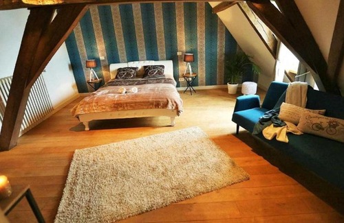 Hansbeke Bed & Breakfast | Relax at Authentic Wellnesshoeve: 4-Star Retreat with Hot Tub