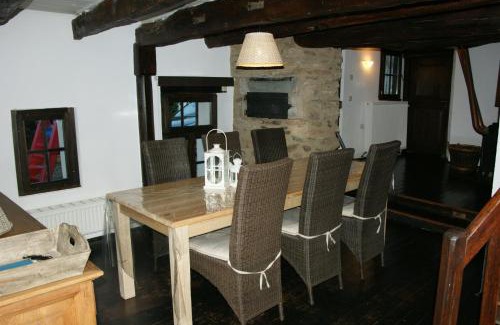 Hellenthal House | Discover Authentiek Eifelhuis: Family-Friendly Retreat