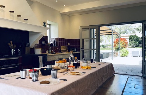 Carces Villa | Authentique Bastide Provençale: Relax by the Vineyards