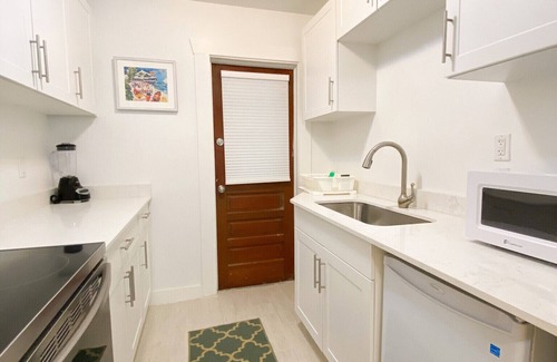 The Meadows Bed & Breakfast | Top-Rated Authors of Key West Guest House with Pool & Breakfast