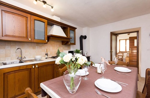 Krmed House | Inviting Autochthone Villa with Pool in Krmed Awaits You