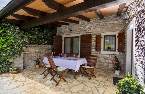 Krmed House | Inviting Autochthone Villa with Pool in Krmed Awaits You
