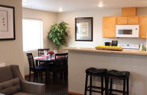 Airway Heights Apartment | Autumn Leaf Suites