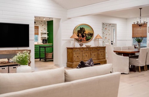 Round Top House | Oak View Main House: Perfect Summer Escape with Pool