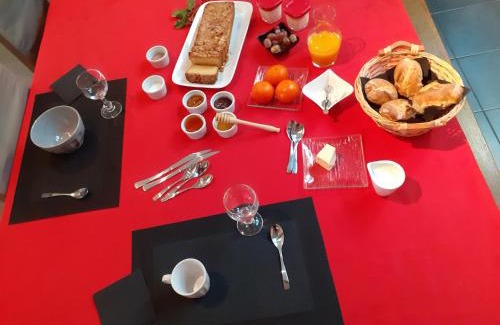 Espinasse Bed & Breakfast | Relaxing Getaway at Auverg'Nature with Pool and Ocean Views