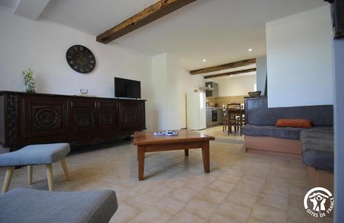 Lussan House | Family-Friendly Stay at Aux Belles Vignes Hotel