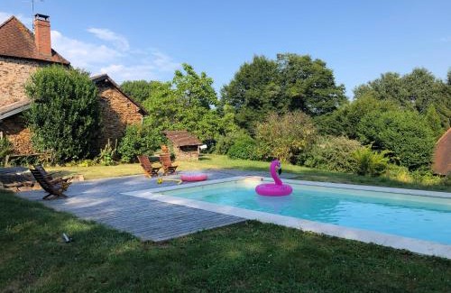 Saint-Paul-la-Roche House | Relax at Aux Cotés des Chenes with Pool and Nature Escape