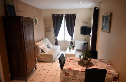 Honfleur Apartment | Family-Friendly Retreat at Aux Cottages du Port Honfleur