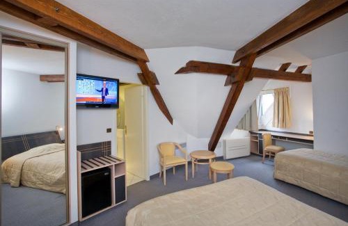 Biesheim Hotel | Pet-Friendly Oceanfront Stay at Aux Deux Clefs Hostellerie