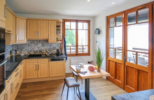 Veyrier-du-Lac Ski Chalet | Aux Grillons - Breathtaking Lake Views Await Your Stay