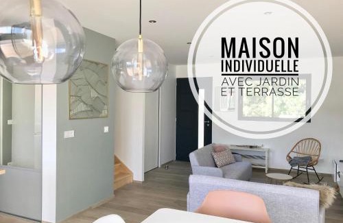 Bassens Villa | Family-Friendly Stay at Aux Peupliers de Pradian - Italica