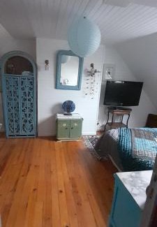 Quemeneven Bed & Breakfast | Discover Aux Portes de Locronan - 8/10 Guest Rated Stay