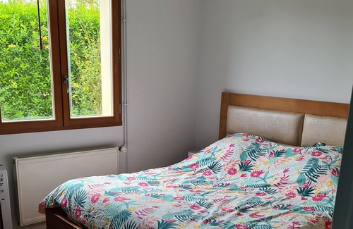 Chatou House | Experience Comfort at Aux Portes de Paris with Heated Pool