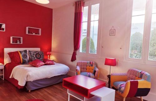 Valencay Bed & Breakfast | Explore Comfort at Aux Portes du Château - Rated 9.3/10