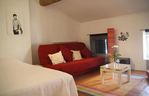 Nissan-lez-Enserune House | Top-rated Amenities at Aux Pots Bleus: Pool & Spa Retreat