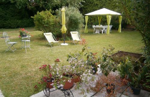 Miraumont Bed & Breakfast | Discover Aux Sources de L'Ancre with Oceanfront Bliss