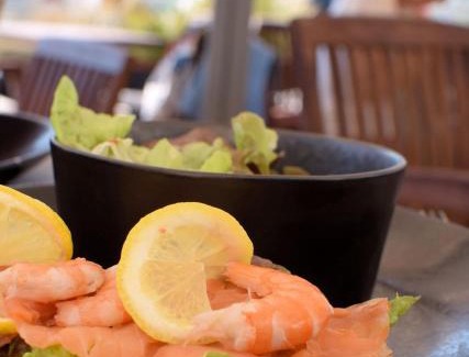Montreuil-sur-Mer Hotel | Pet-Friendly Retreat at Aux Temps d'Em - Rated 8.1/10