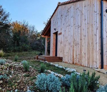 Mercues Apartment | Relaxing Getaway at Aux Trois Chênes Lodge Spa