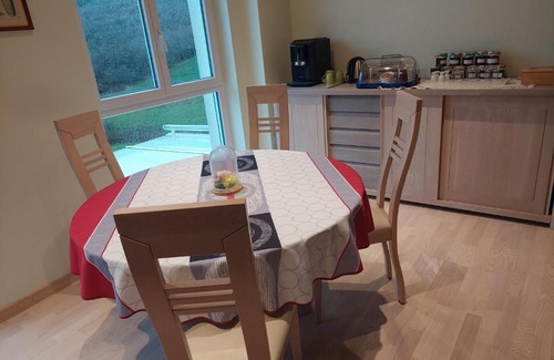 Wissembourg Bed & Breakfast | Tranquil Stay at Aux Vignes with Hot Tub & Accessibility