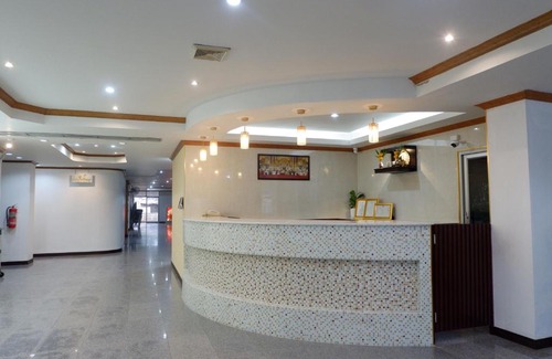 Lang Suan Hotel | Discover Auychai Grand Hotel with Family-Friendly Amenities