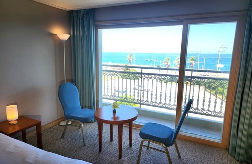 Jocheon Hotel | Discover AVA Hotel Jeju Hamdeok with Ocean Views & Pool