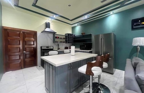 Saint Andrew House | Ava’s Luxury Suite 2BR 1BA