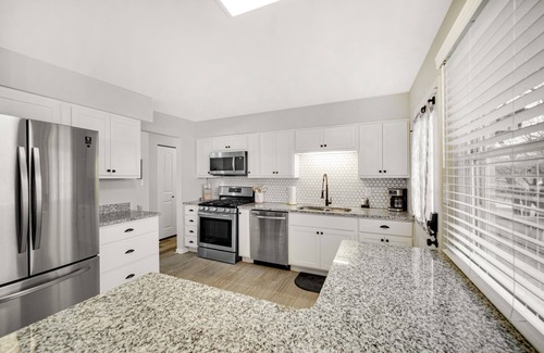 Schererville House | Modern 4 Bed/2 Bath Home in a Family-Friendly Area