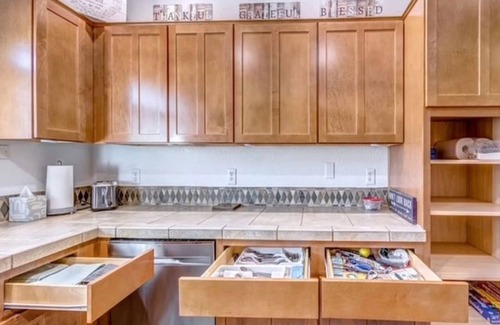 Tucson Condo | Pet-Friendly Condo with Ocean View & Spa Access