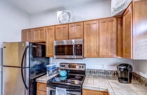 Tucson Condo | Pet-Friendly Condo with Ocean View & Spa Access