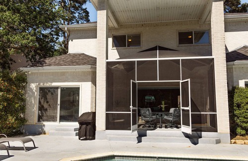 Walden on Lake Conroe House | Unwind at Private Walden Waterfront with Pool & Spa Access