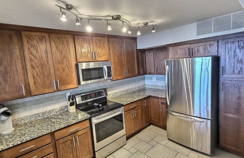 Seabreeze Park Condo | Oceanfront 17th Floor Condo with Spa and Pool Access