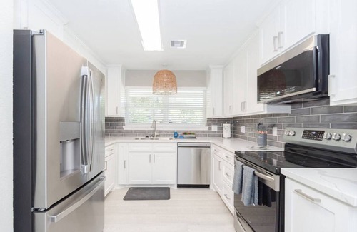 Clear Lake Shores House | Inviting 3-Bedroom Retreat with Game Room Near Boardwalk