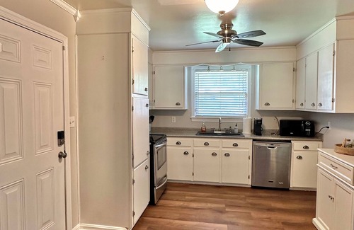 Savannah House | Prime Midtown Savannah Rental Near Hospitals and Downtown