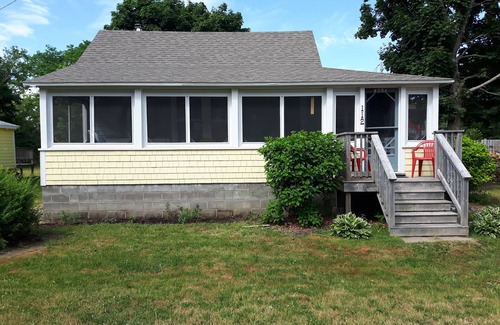 Pointe-du-Chene Cottage | Exclusive Retreat for Atlantic Canadians Near Pet-Friendly Beach