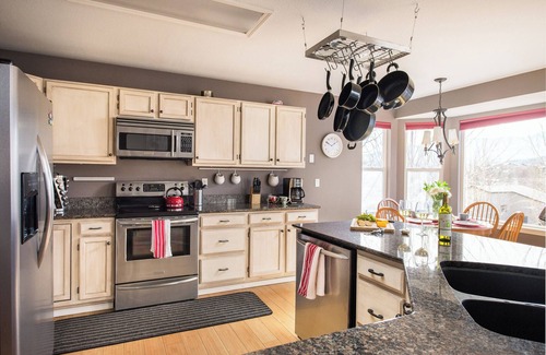 Northwest Colorado Springs House | Family-Friendly Getaway Near Garden of the Gods - Pet Welcome!