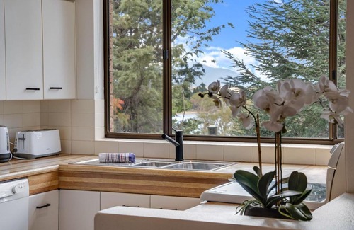 Jindabyne Apartment | Family-Friendly Avalanche 3: Ideal Getaway for Kids