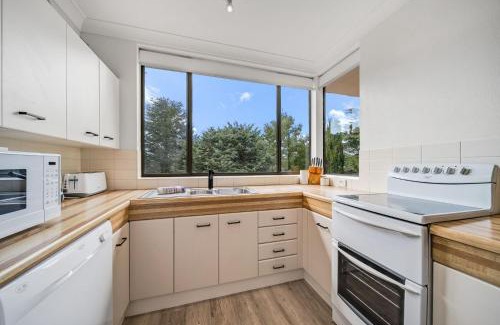 Jindabyne Apartment | Family-Friendly Avalanche 3: Ideal Getaway for Kids
