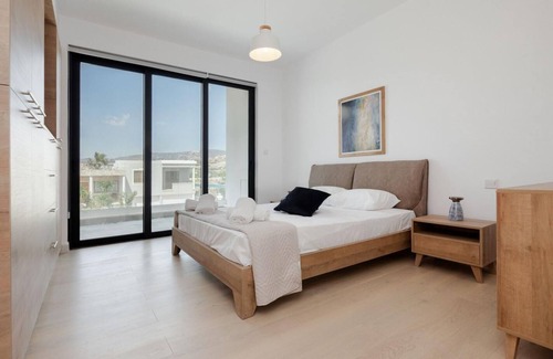 Emba Resort | Family-Friendly Avalon 1 Villa: Three Bedroom Retreat