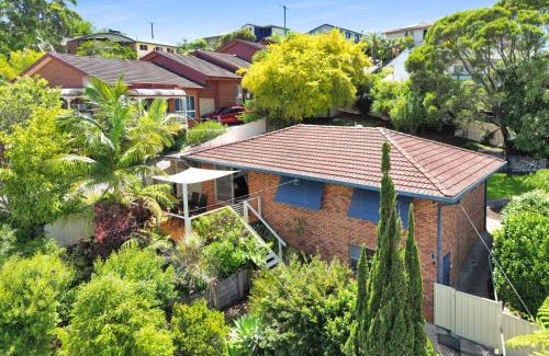 Nambucca Heads House | Pet-Friendly Avalon 2: Your Family's Ideal Getaway