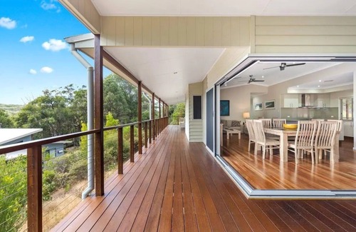 Kingfisher Bay House | Indulge in Avalon: 4 Bedroom Oasis on Fraser Island