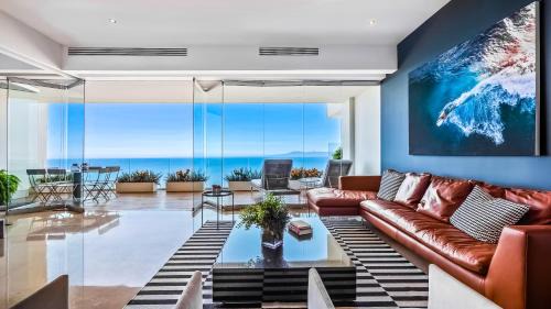 Romantic Zone Apartment | Gorgeous Avalon Retreat with Private Pool & Hot Tub