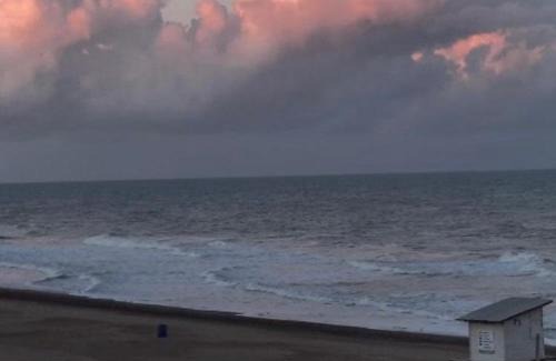 Mar de Las Pampas Apartment | Relax at Avalon Aparts: Oceanfront with Pool & Breakfast